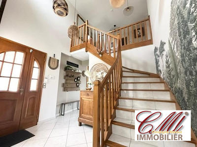 Maison - 385 m² - 11 pièces