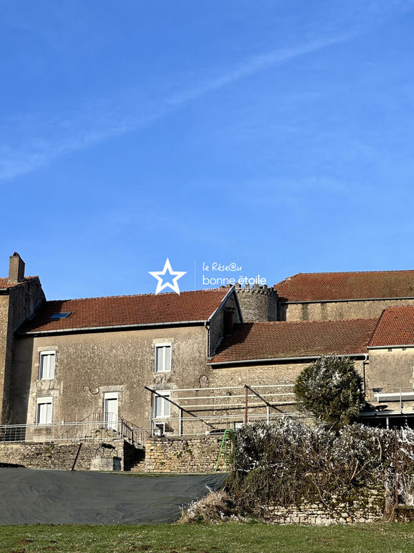 Maison - 230 m² - 10 pièces