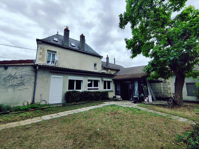Maison en pierre - 176 m² - 7 pièces