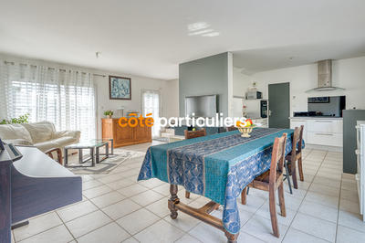 Maison - 97 m² - 5 pièces