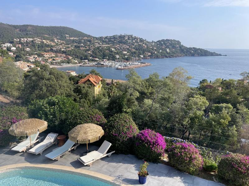 Maison - 219 m² - 6 pièces