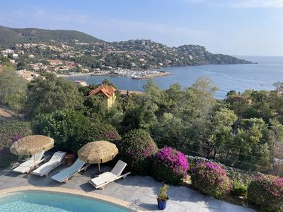 Maison - 219 m² - 6 pièces