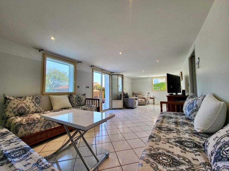 Maison - 272 m² - 11 pièces