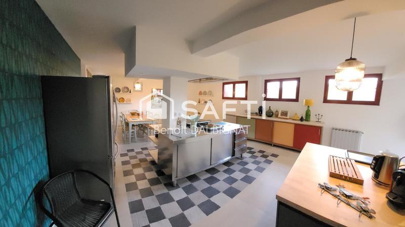 Maison - 361 m² - 12 pièces