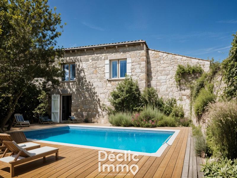 Maison - 182 m² - 9 pièces