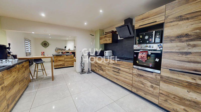 Maison - 177 m² - 8 pièces