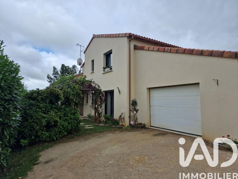 Maison - 242 m² - 10 pièces