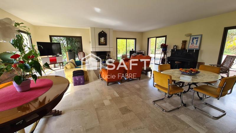 Maison - 204 m² - 5 pièces