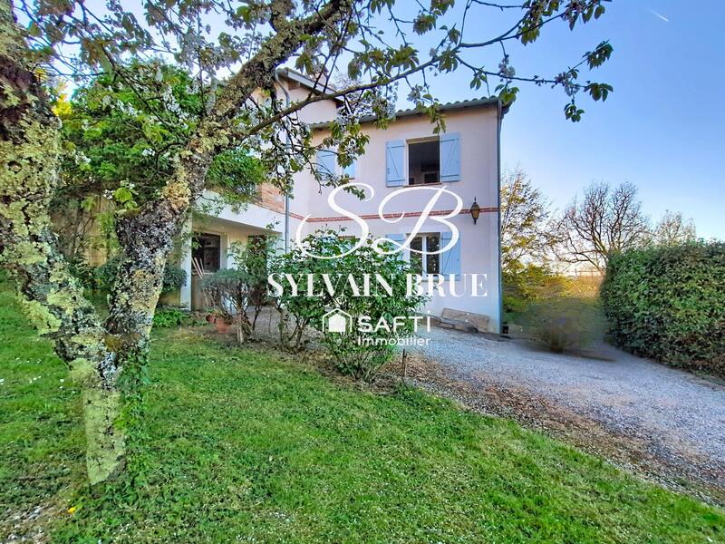 Maison - 170 m² - 9 pièces