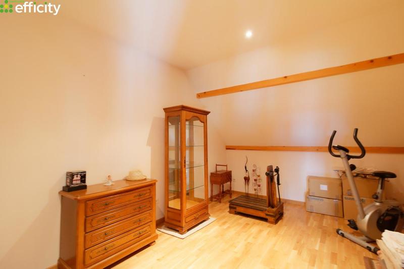 Maison - 215 m² - 7 pièces