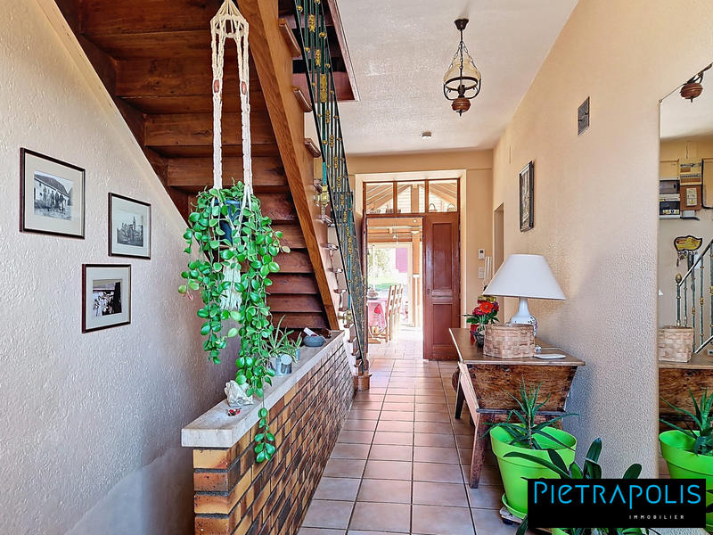 Maison - 204 m² - 6 pièces