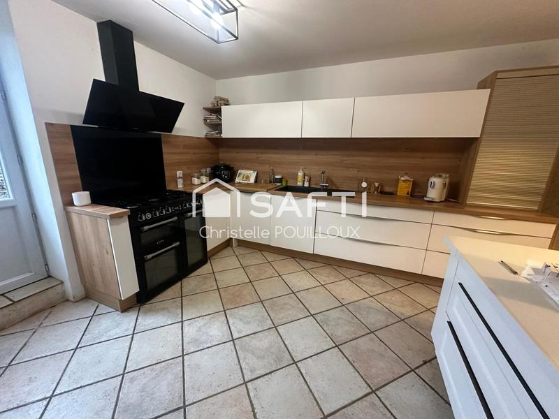 Maison - 224 m² - 8 pièces