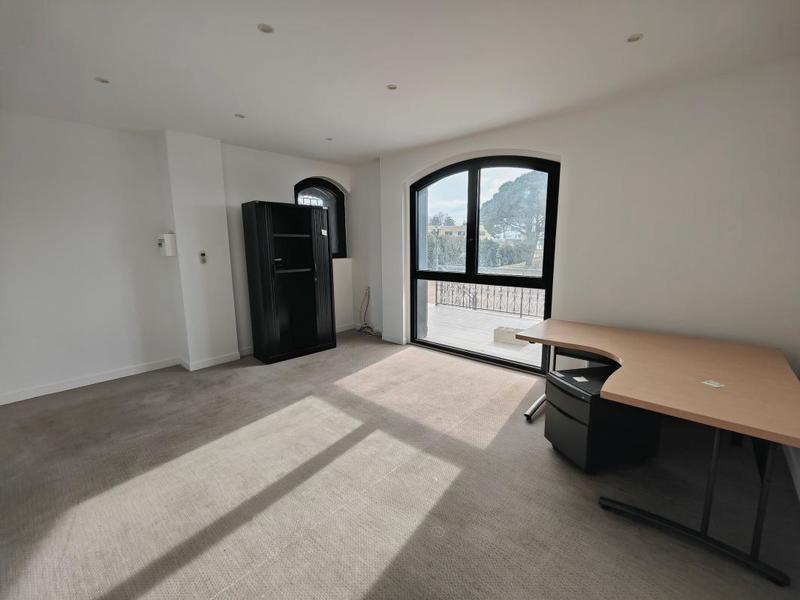 Bureau - 105 m²