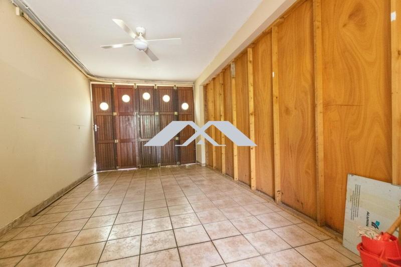 Maison - 208 m² - 6 pièces