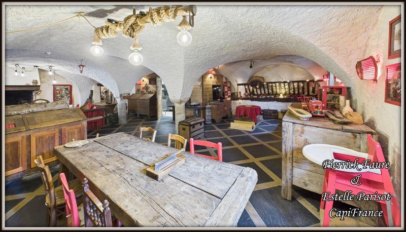 Châlet - 280 m² - 8 pièces