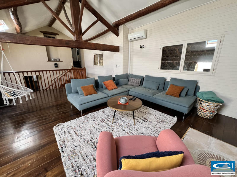 Maison - 202 m² - 7 pièces