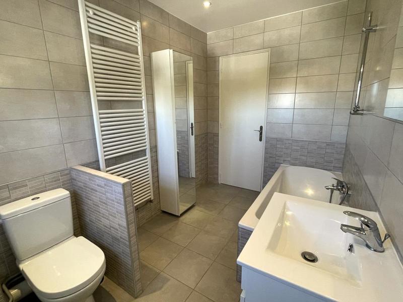 Maison - 168 m² - 8 pièces