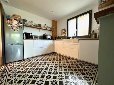 Maison - 110 m² - 4 pièces