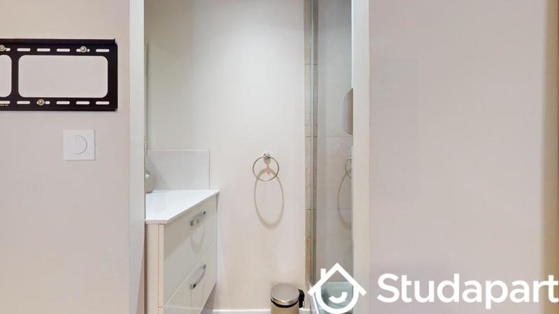 Chambre - 9 m² - 1 pièce