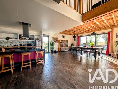 Maison - 175 m² - 8 pièces