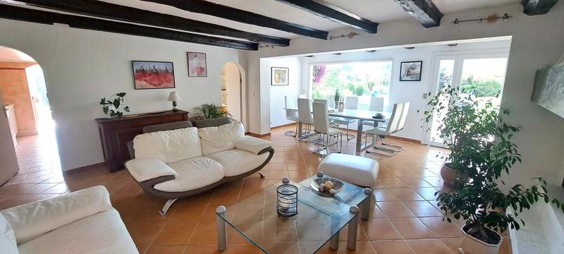 Propriété - 270 m² - 12 pièces