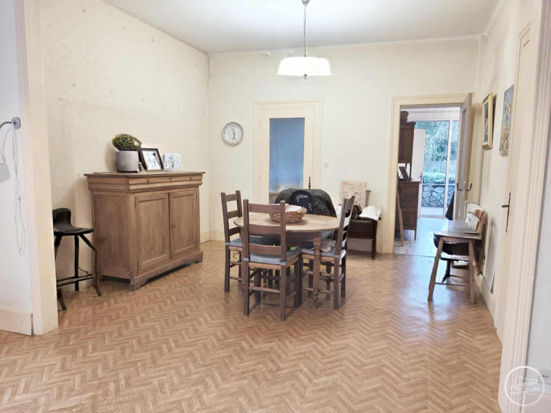 Maison - 150 m² - 8 pièces