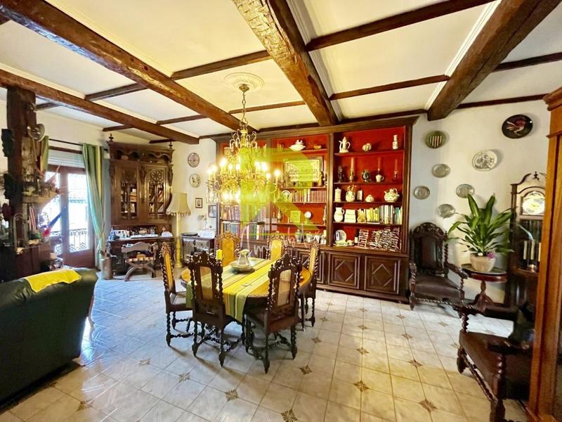 Immeuble - 250 m² - 11 pièces