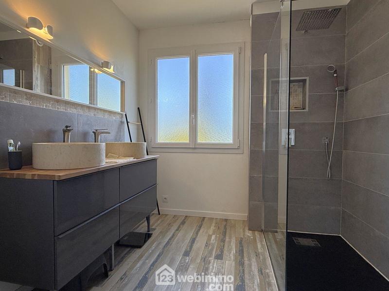 Maison - 207 m² - 6 pièces