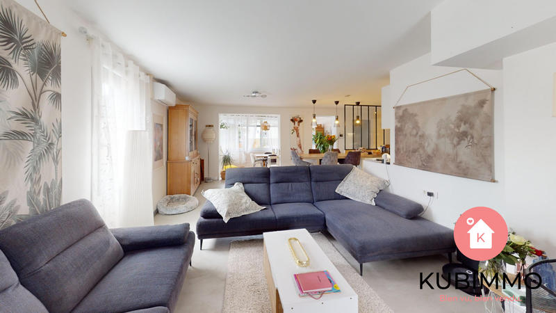 Maison - 230 m² - 9 pièces