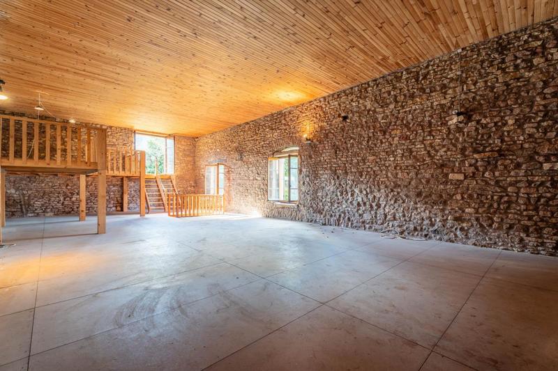 Propriété - 304 m² - 11 pièces