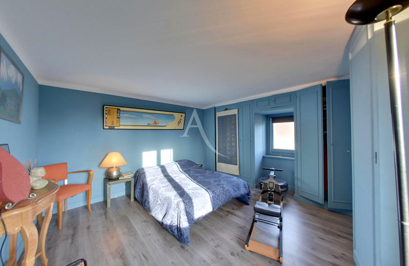 Maison - 207 m² - 6 pièces