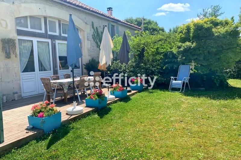 Maison - 220 m² - 7 pièces