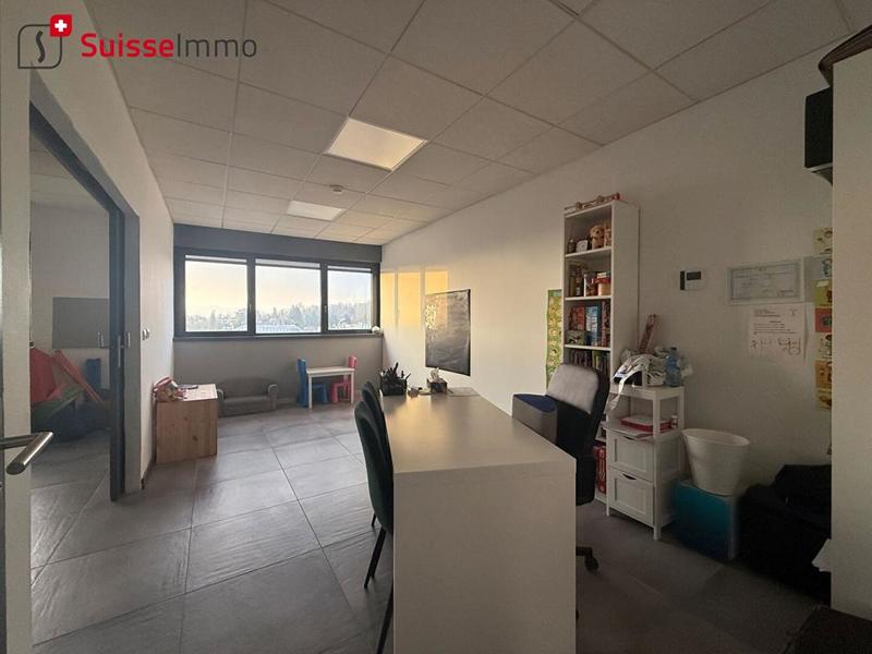 Local d'activité / Entrepôt - 220 m²