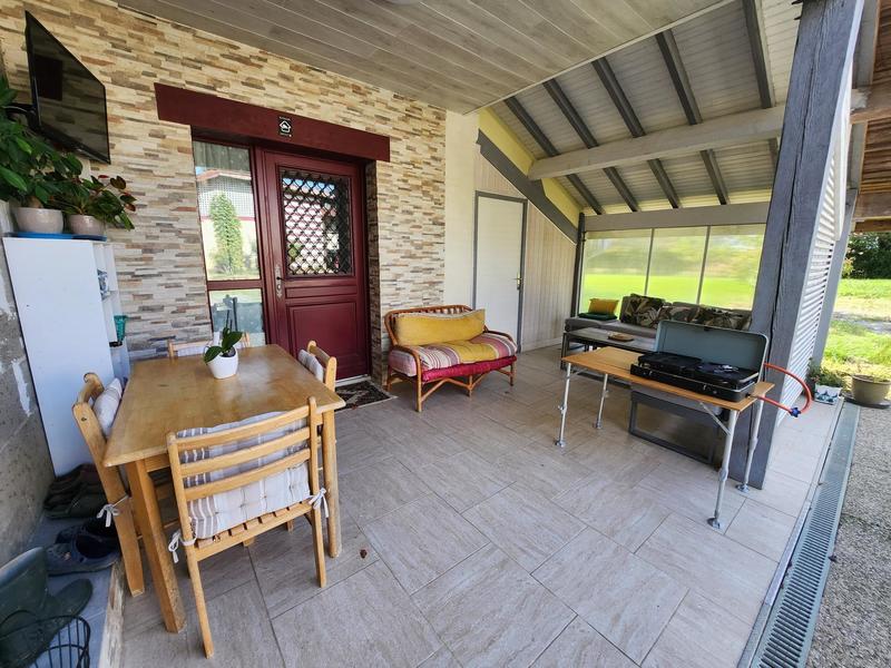 Maison - 270 m² - 16 pièces