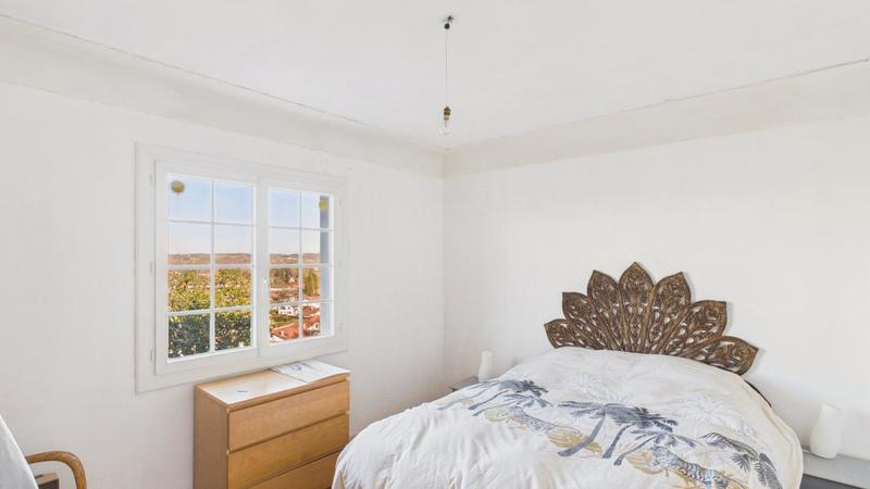 Propriété - 260 m² - 9 pièces