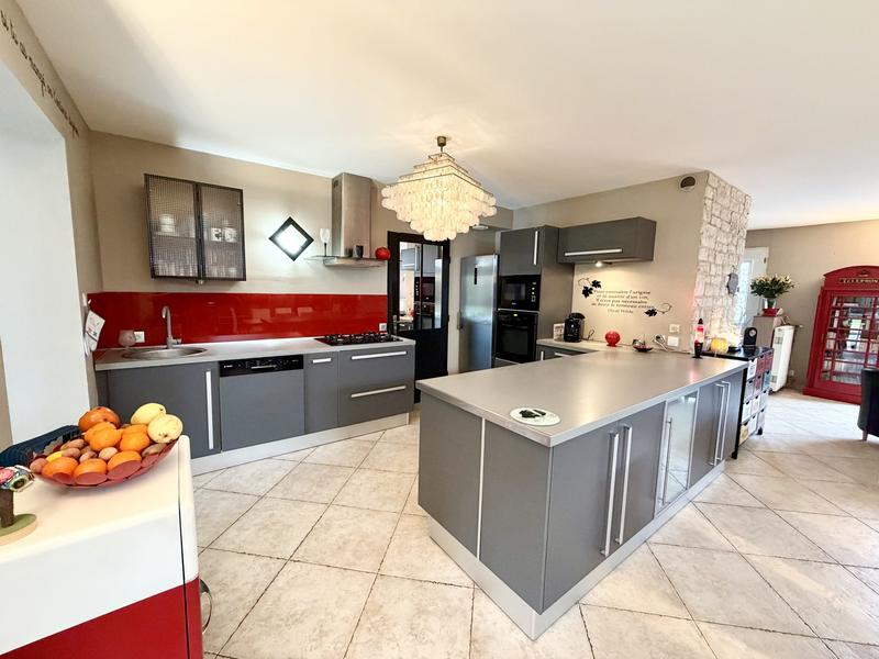 Maison - 140 m² - 6 pièces