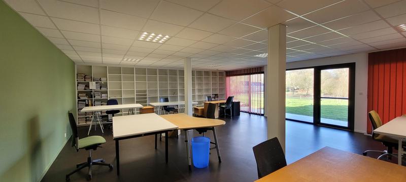 Bureau - 79 m²