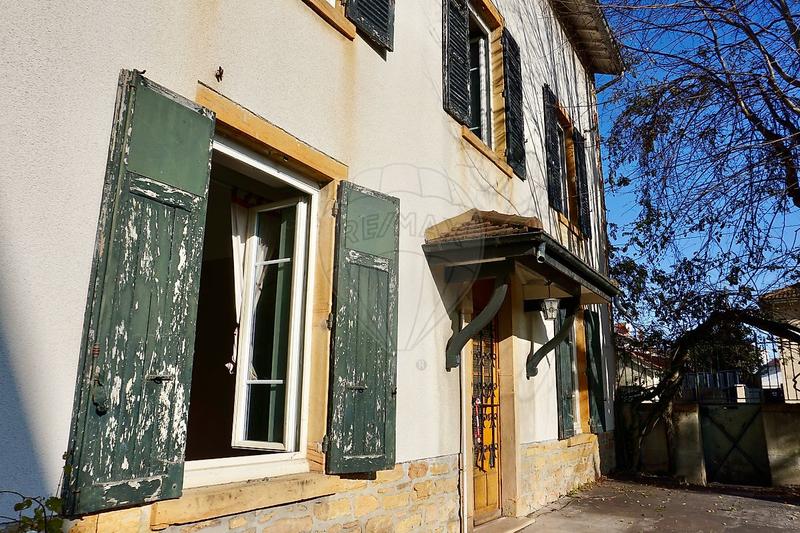 Maison - 195 m² - 6 pièces