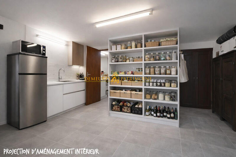 Maison - 250 m² - 8 pièces