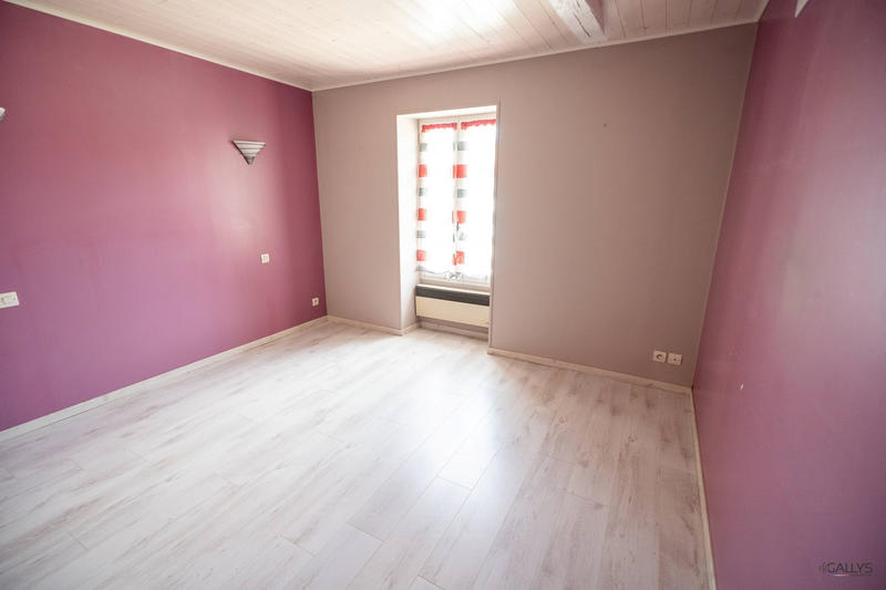 Maison - 102 m² - 4 pièces
