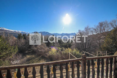 Maison - 828 m² - 30 pièces