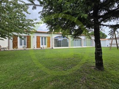 Maison - 232 m² - 9 pièces