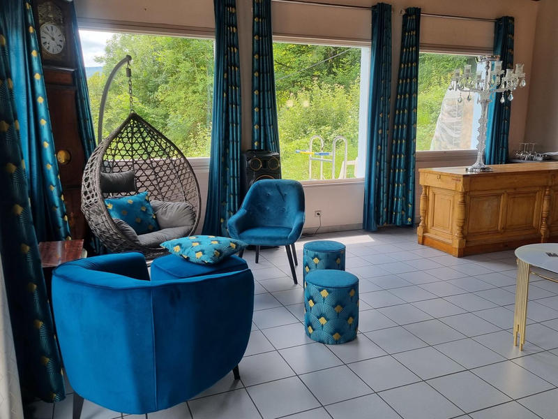 Propriété - 660 m² - 20 pièces