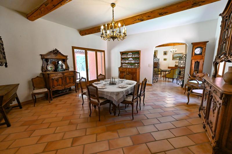 Maison - 232 m² - 6 pièces