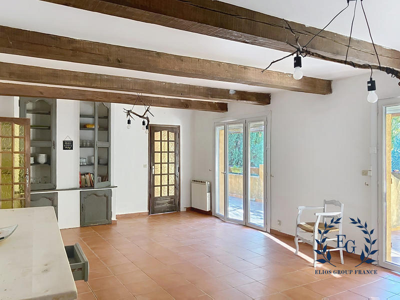 Maison traditionnelle - 179 m² - 6 pièces