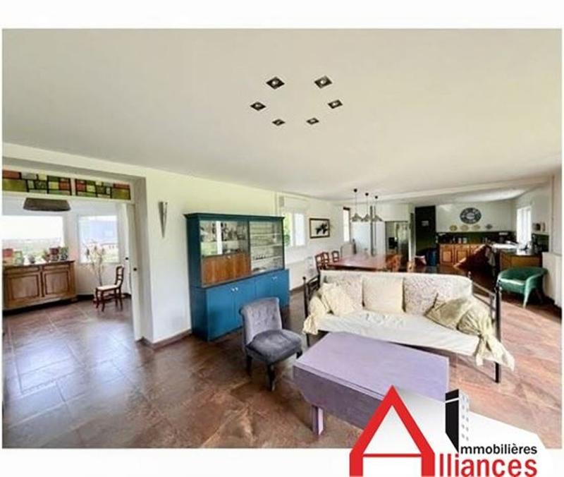 Maison - 229 m² - 8 pièces