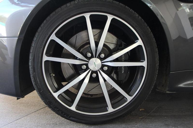 Aston Martin V8 Vantage 4.7 Coupe N420 Sportshift Bvs