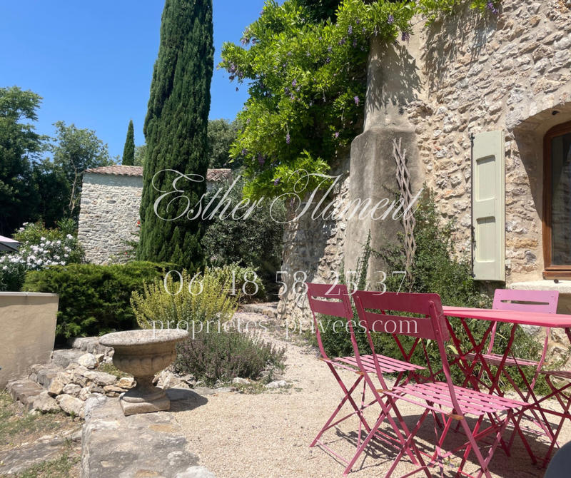 Demeure - 268 m² - 10 pièces