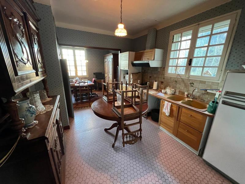 Maison - 240 m² - 5 pièces