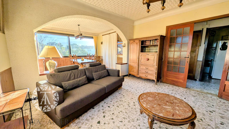 Villa - 308 m² - 12 pièces